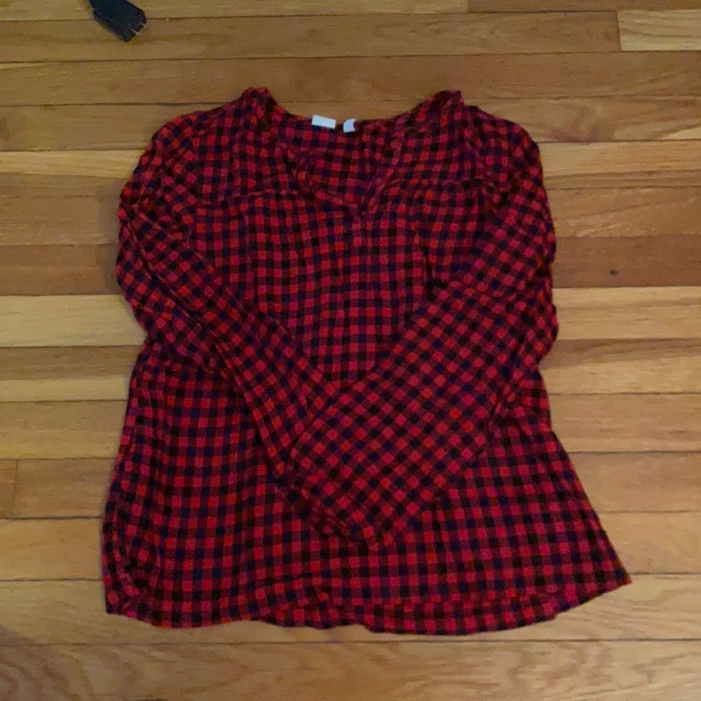 cute and comfy red and black checkered girls top